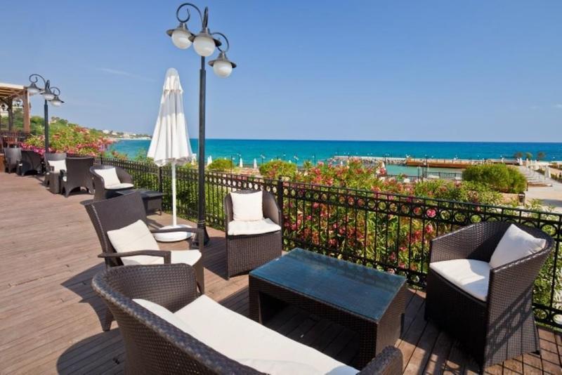 Ada Beach Hotel Karavas  Exterior foto
